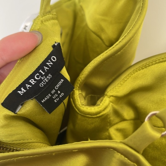 Dress Guess beautiful color , use 1 time, to small for me - Picture 4 of 4